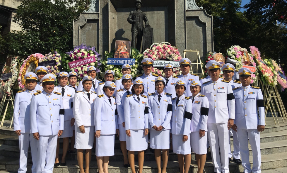 กยศ. เข้าร่วมพิธีวางพวงมาลาถวายสักการะพระบรมราชานุสาวรีย์ รัชกาลที่ 5