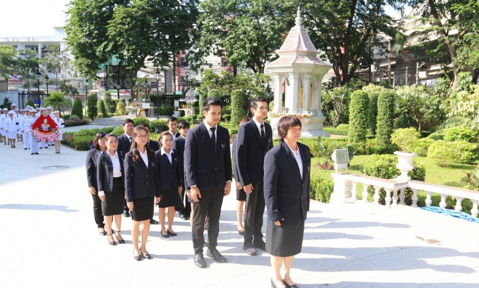 ถวายพวงมาลาพระบาทสมเด็จพระจุลจอมเกล้าเจ้าอยู่หัว-1