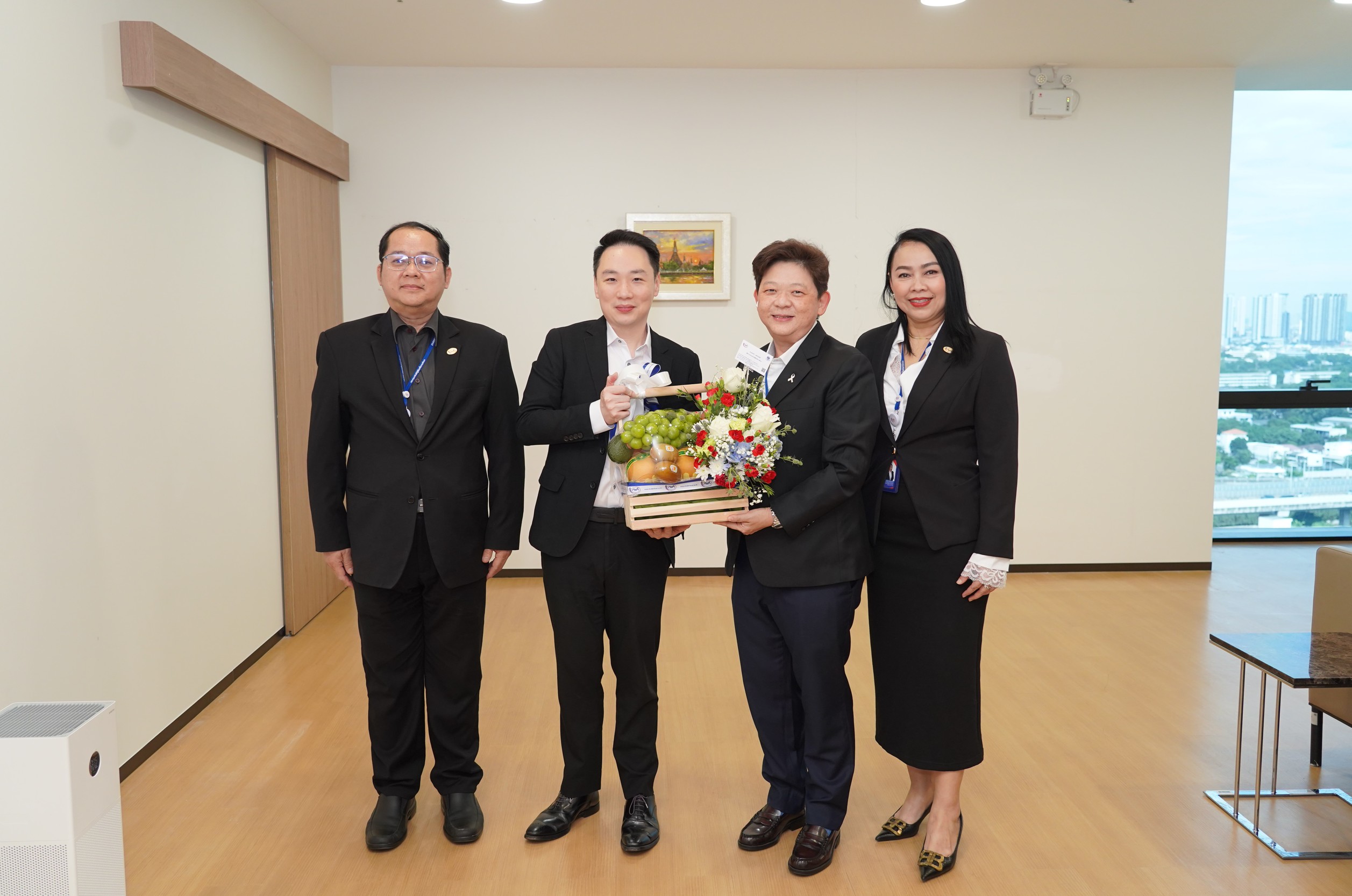 กยศ. ร่วมแสดงความยินดีกับ นายนรพรรษ เพ็ชรตระกูล เนื่องในโอกาสรับตำแหน่ง ที่ปรึกษาการคลัง