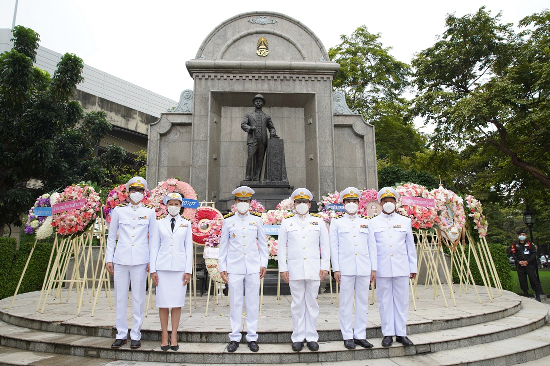 กยศ. ร่วมพิธีวางพวงมาลาถวายสักการะพระบรมราชานุสาวรีย์พระบาทสมเด็จพระจุลจอมเกล้าเจ้าอยู่หัว รัชกาลที่ 5