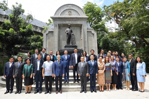 ร่วมแสดงความยินดีแก่ ดร. เอกนิติ นิติทัณฑ์ประภาศ รองนายกรัฐมนตรี และรัฐมนตรีว่าการกระทรวงการคลัง 