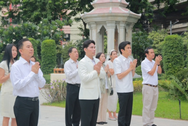 ​กยศ. ร่วมพิธีทำบุญตักบาตรพระสงฆ์เนื่องในโอกาสเฉลิมพระเกียรติสมเด็จพระเจ้าอยู่หัวมหาวชิราลงกรณบดินทรเทพยวรางกูร -2